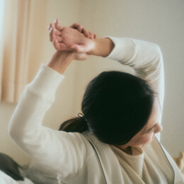 ヨガ・ストレッチをする