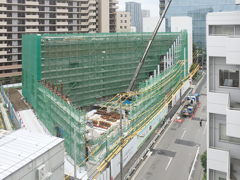 アトリウムの鉄骨建方工事