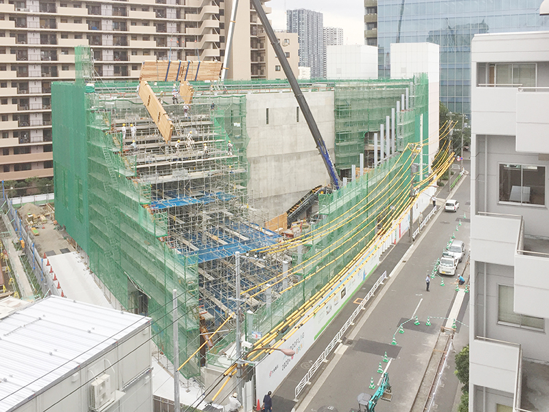 展示棟の屋根工事